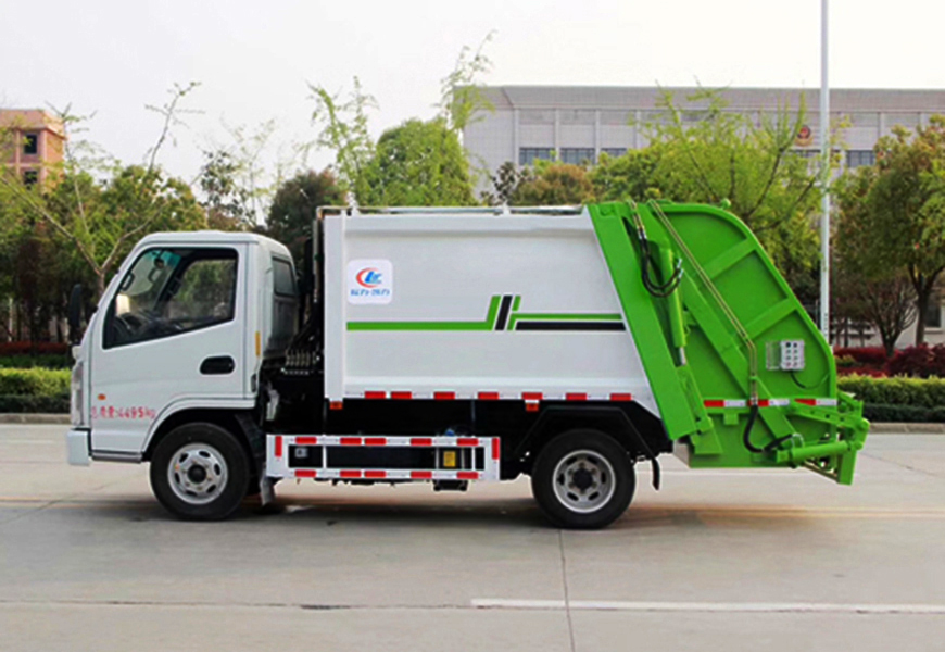 凱馬壓縮垃圾車(chē)