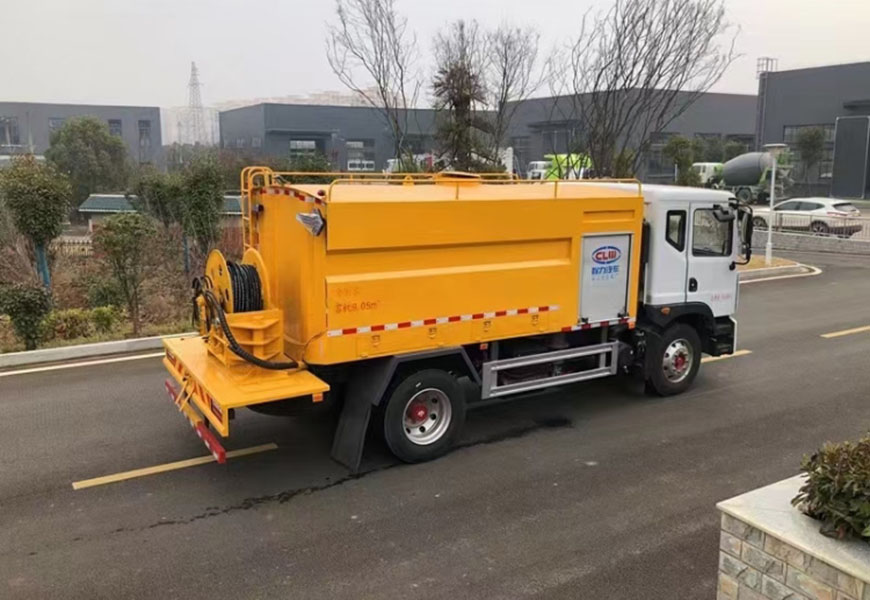 東風(fēng)多利卡D9高壓清洗車(chē)圖片