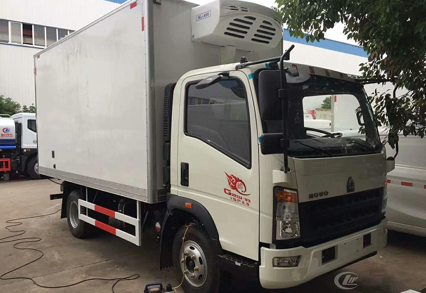 重汽豪沃ZZ5047XLCF341CE145冷藏車(chē)